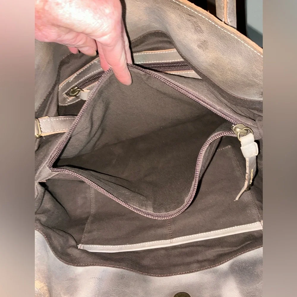 NWOT Bed Stu Leather Rockaway Shoulder Bag Crossbody Tote Taupe Driftwood $345 - Picture 11 of 13